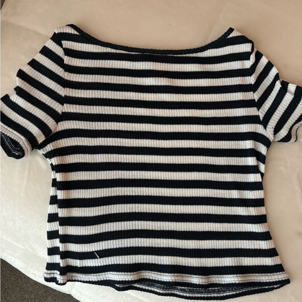 Black stripped crop top